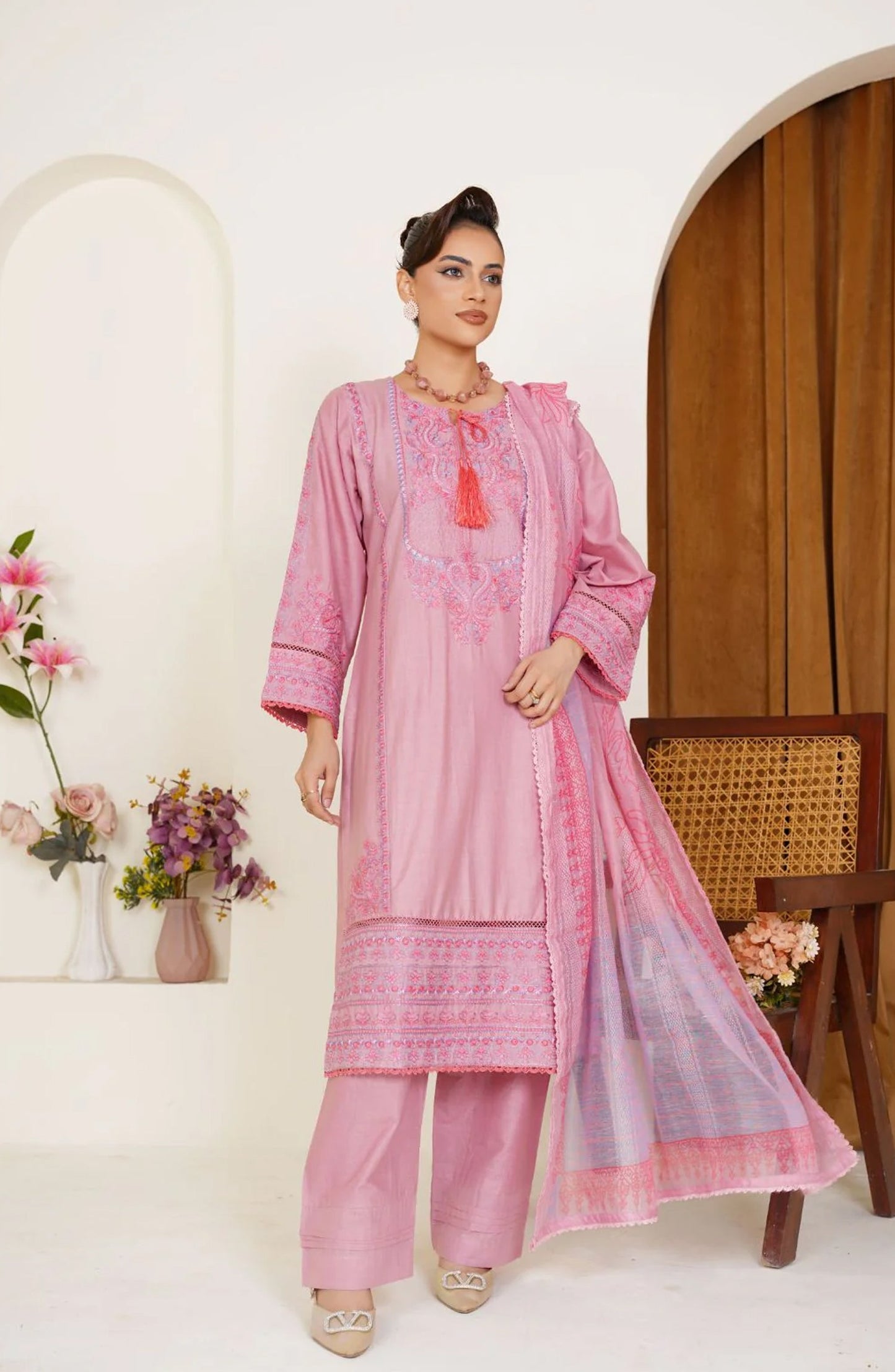 Threads & Weaves Blush Pink Embroidered Lawn 3-Piece Pret Suit TNW25LN