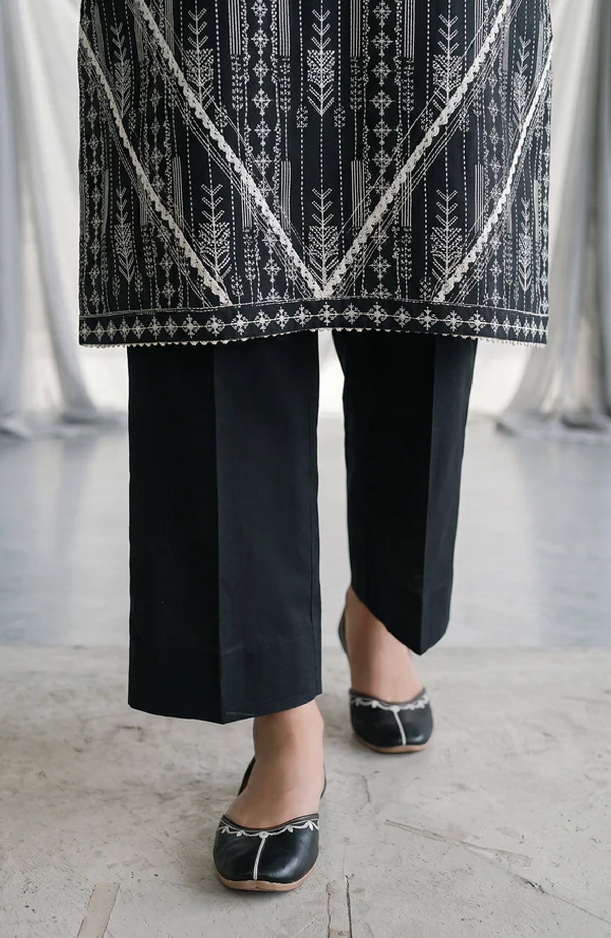 Zellbury Monochrome Printed Lawn Unstitched 3 Piece Suit - WUS26X31142 - ZB26CRM - Black - Summer Collection