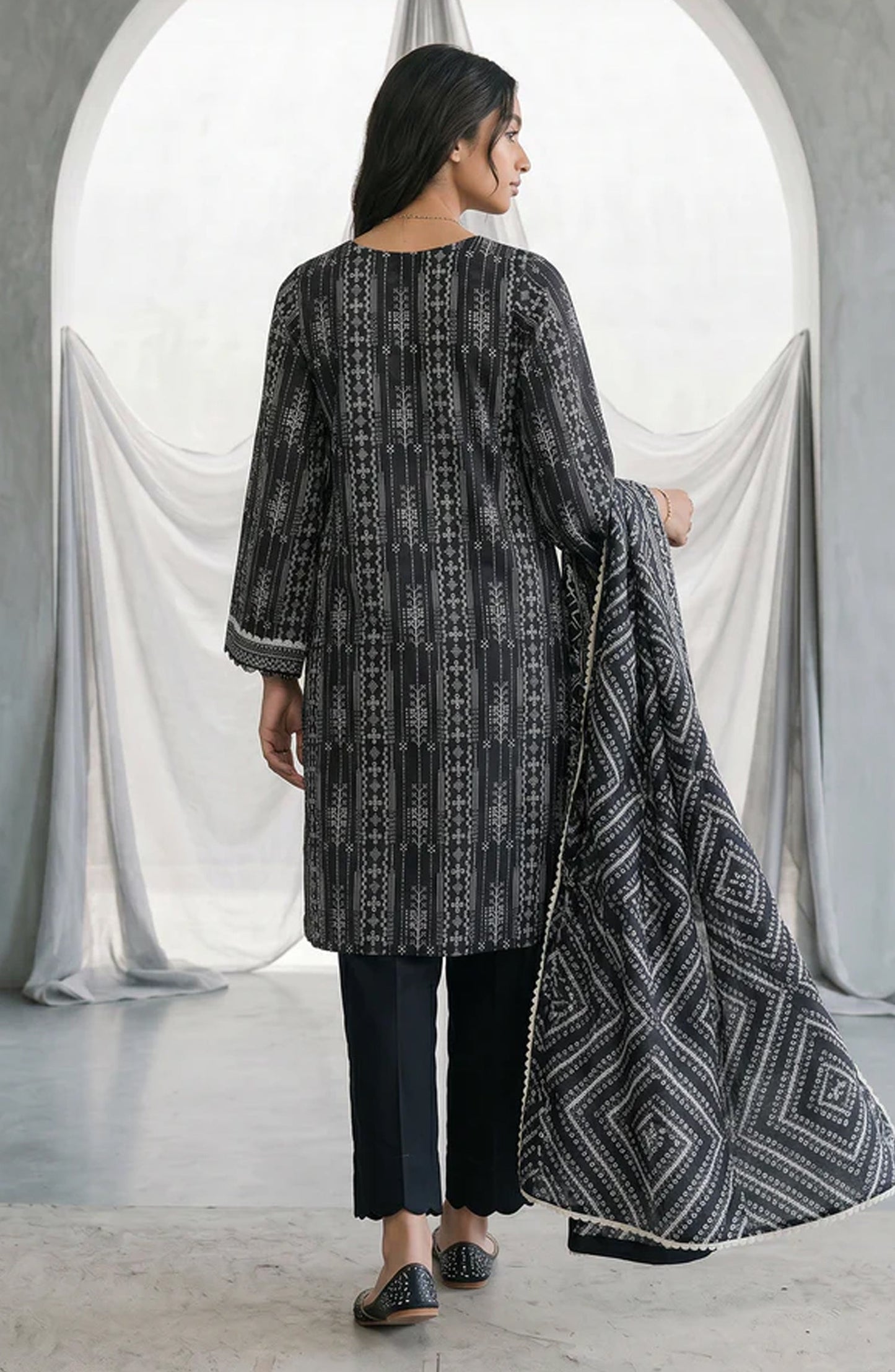 Zellbury Monochrome Printed Lawn Unstitched 3 Piece Suit - WUS26X31142 - ZB26CRM - Black - Summer Collection