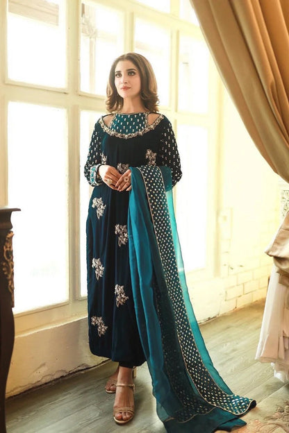 Afrozeh Luxury Formals Velvet Collection - TC-1049