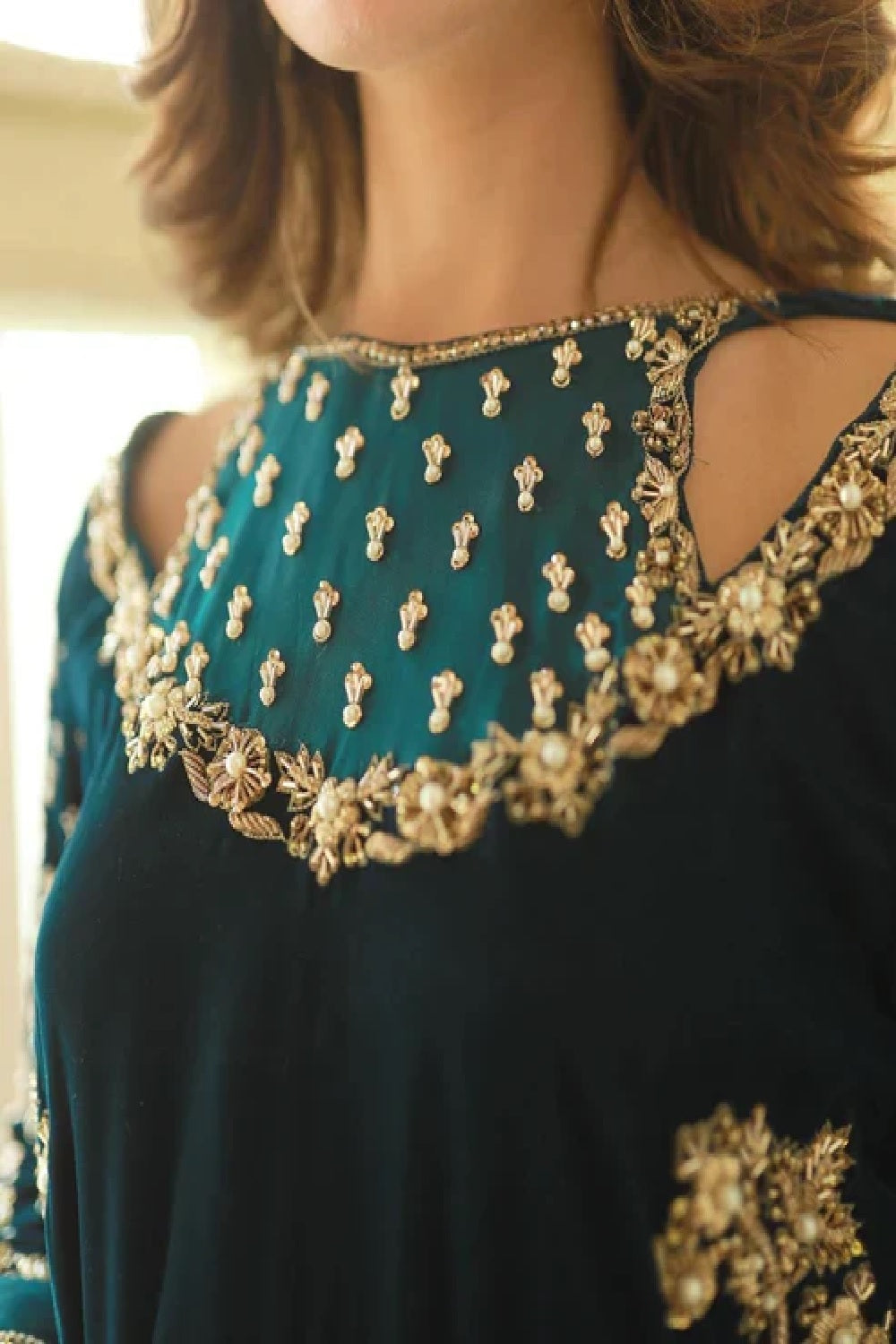 Afrozeh Luxury Formals Velvet Collection - TC-1049