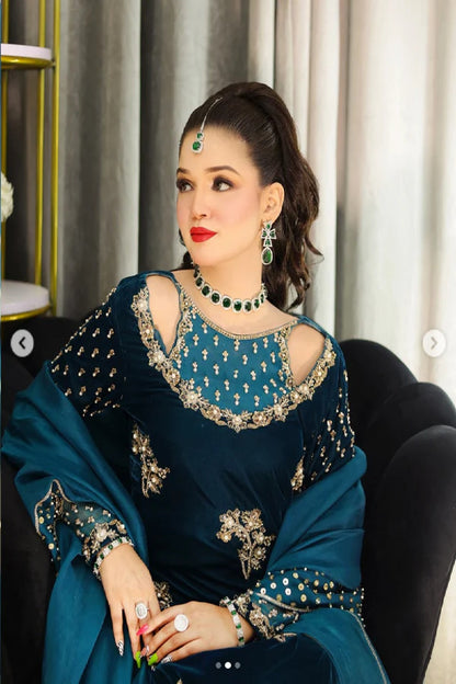 Afrozeh Luxury Formals Velvet Collection - TC-1049