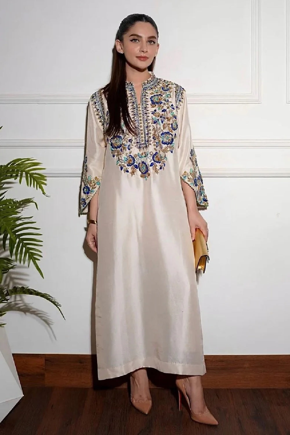 Alizey Saad – Embroidered & Hand Embellished Ivories Festive - TC-1454