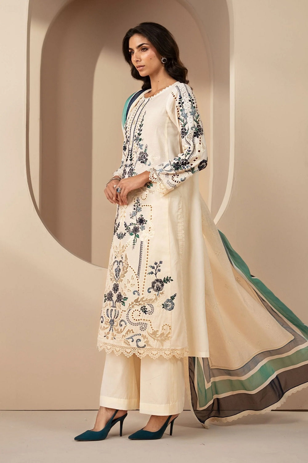 Maria.B. Luxury Embroidered Lawn Eid Edit'26 - D-2609-B - TC-1628
