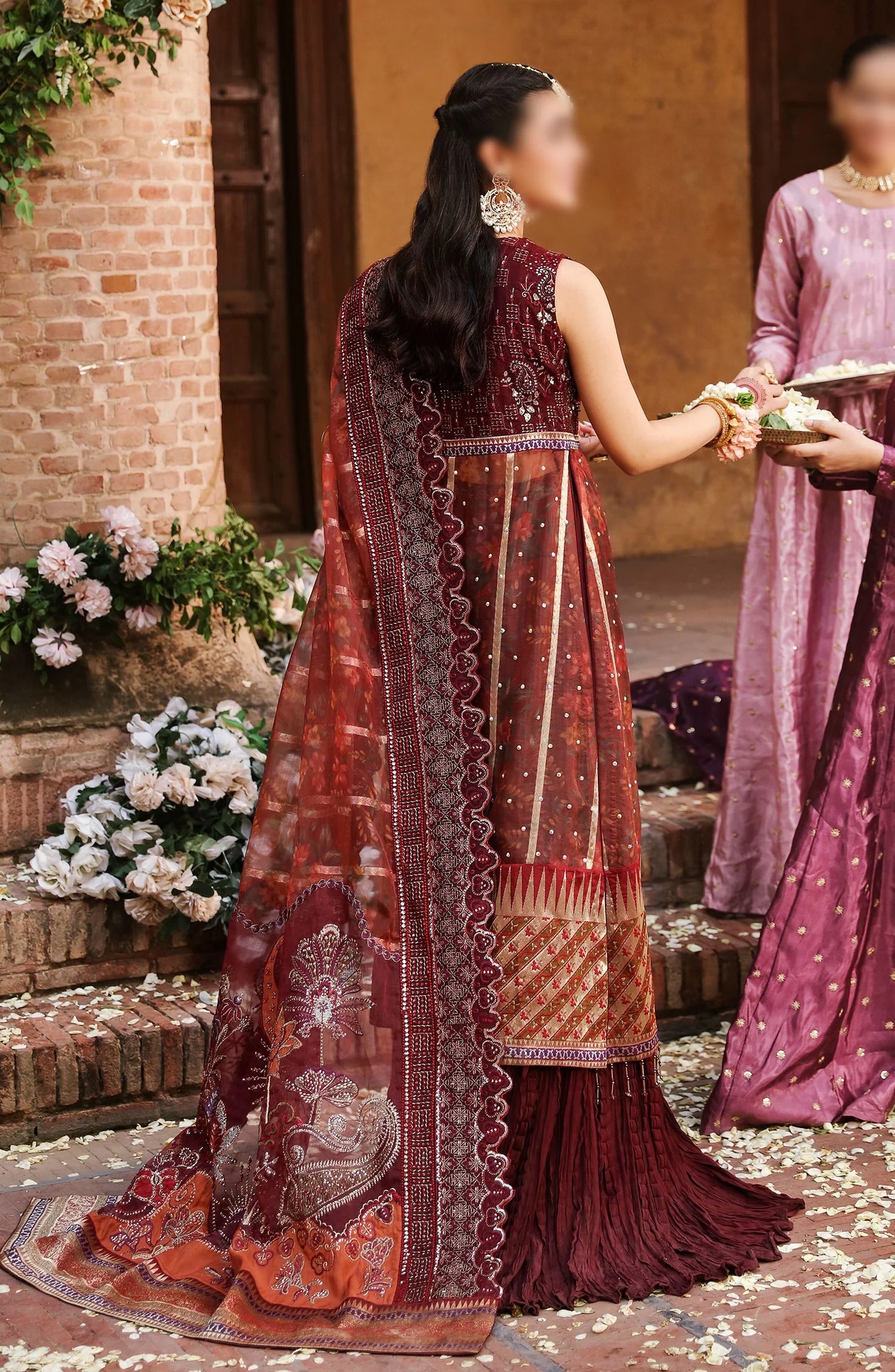 Nureh Jhoomro Luxury Wedding Collection 2024 - NL-71